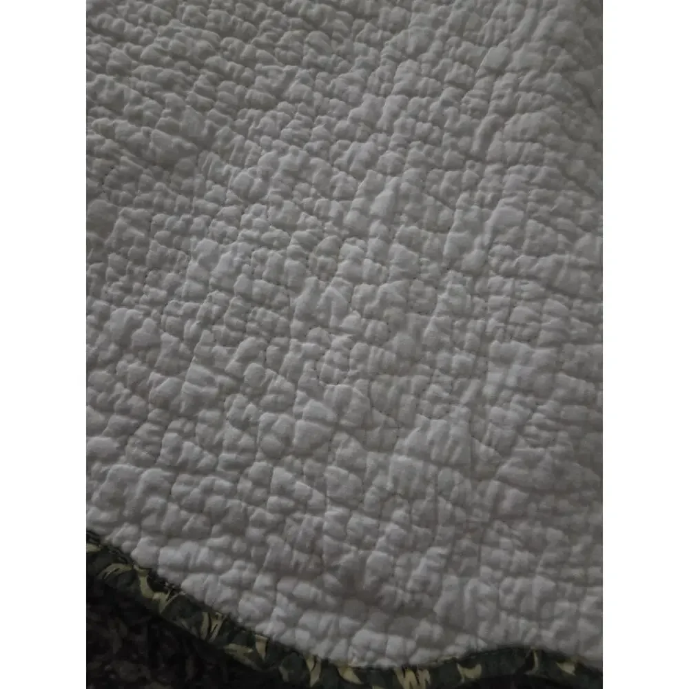 Vintage Cathedral Window Lap Quilt Scalloped Edge 58 X 45
